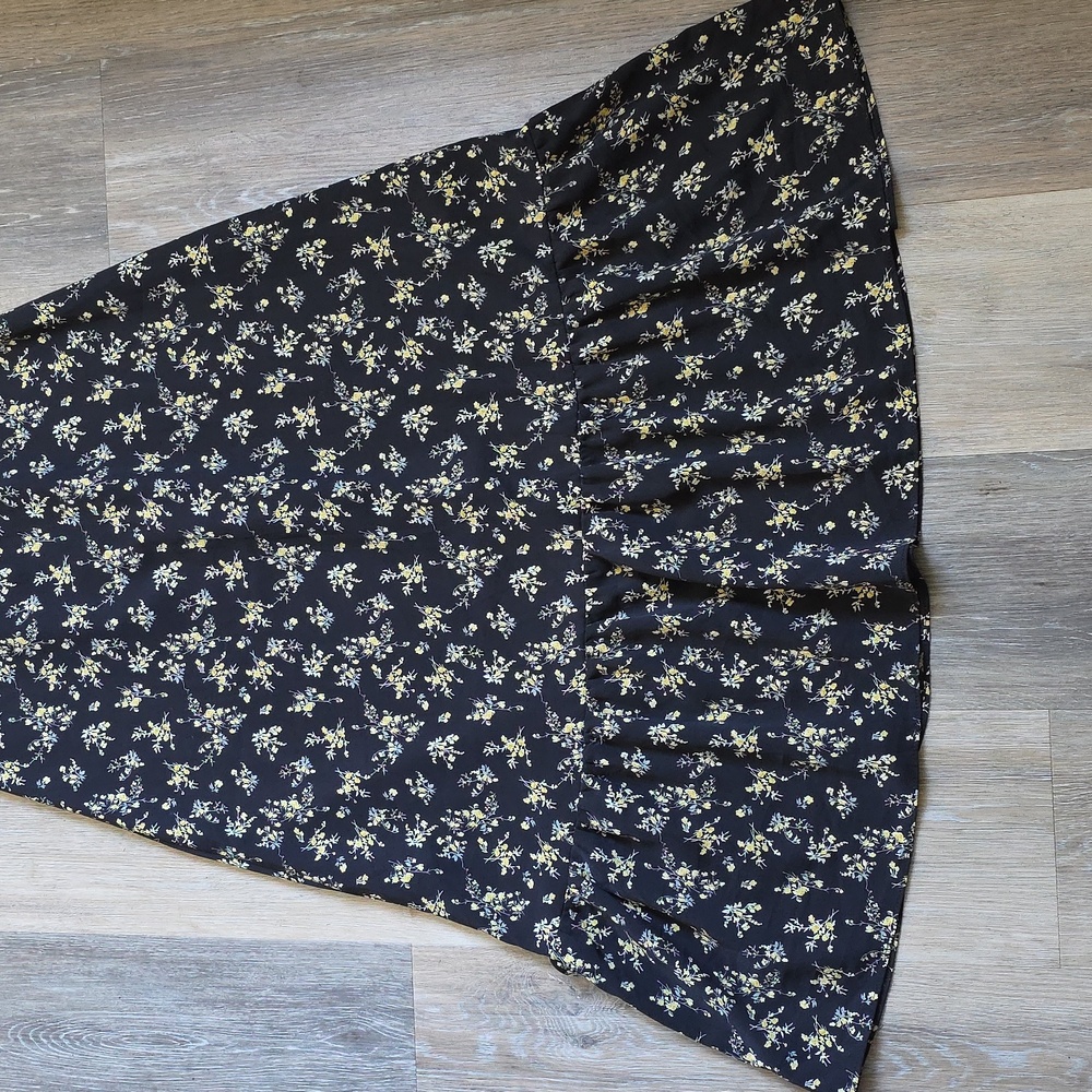 O.P.T Chic Black Floral Midi Dress with Ruffle Hem - Picture 4 of 15